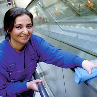 Tsatsis und Wucherpfenning - Leistungen - Geb&auml;udereinigung - Reinigung in Stadtbahnanlagen